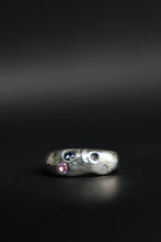 Load image into Gallery viewer, Recycled Sterling Silver Gemmy Freeform Ring Size 8
